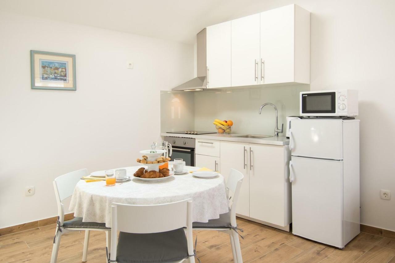 Apartment Bruneta 1 With Sea View Tar-Vabriga Extérieur photo