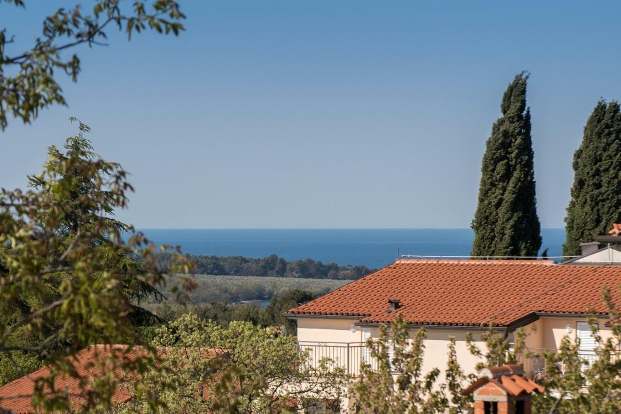 Apartment Bruneta 1 With Sea View Tar-Vabriga Extérieur photo